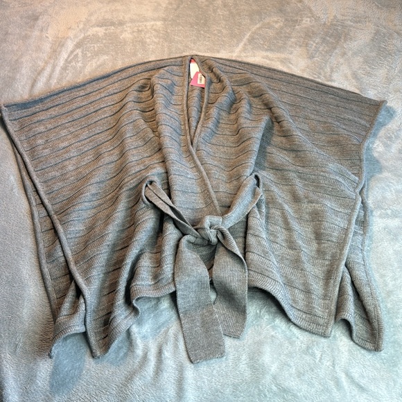 NWT Kate Spade Texture Stripe Belted Ruana Gray - Picture 2 of 8